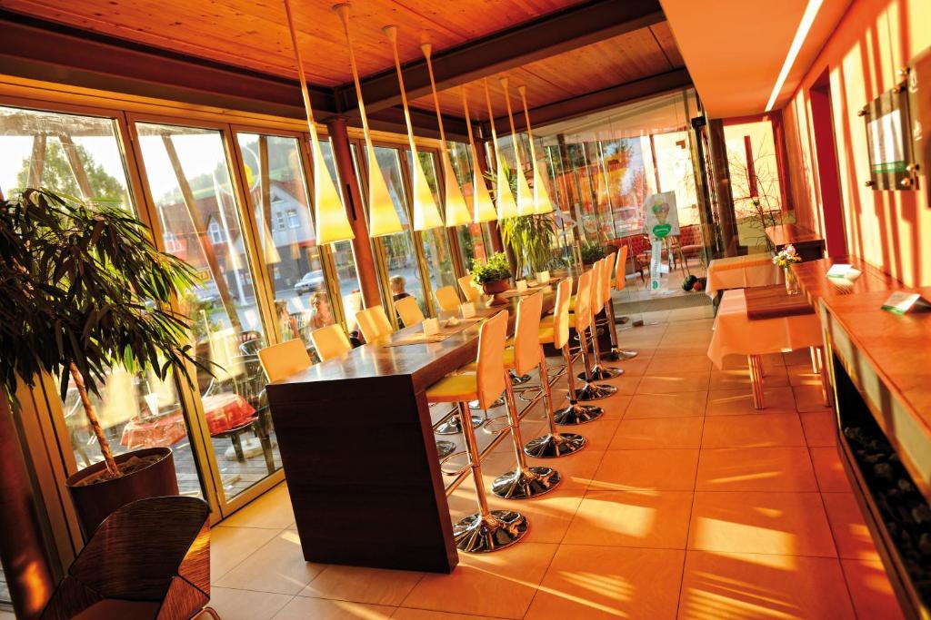 Hotel-Restaurant-Cafe Krainer Лангенванг Экстерьер фото
