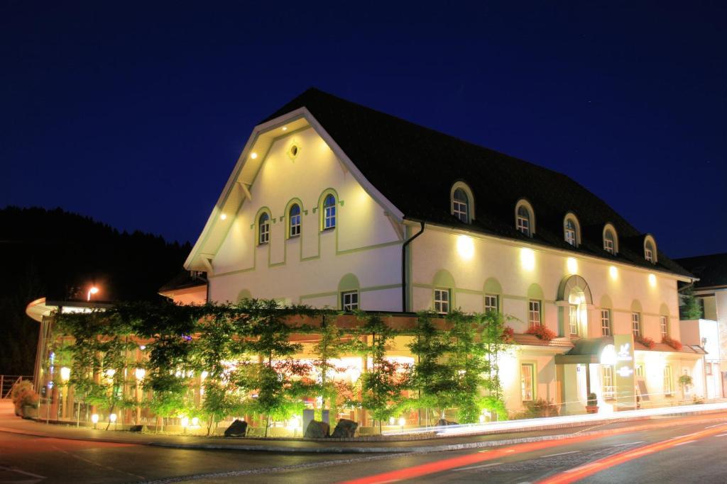 Hotel-Restaurant-Cafe Krainer Лангенванг Экстерьер фото